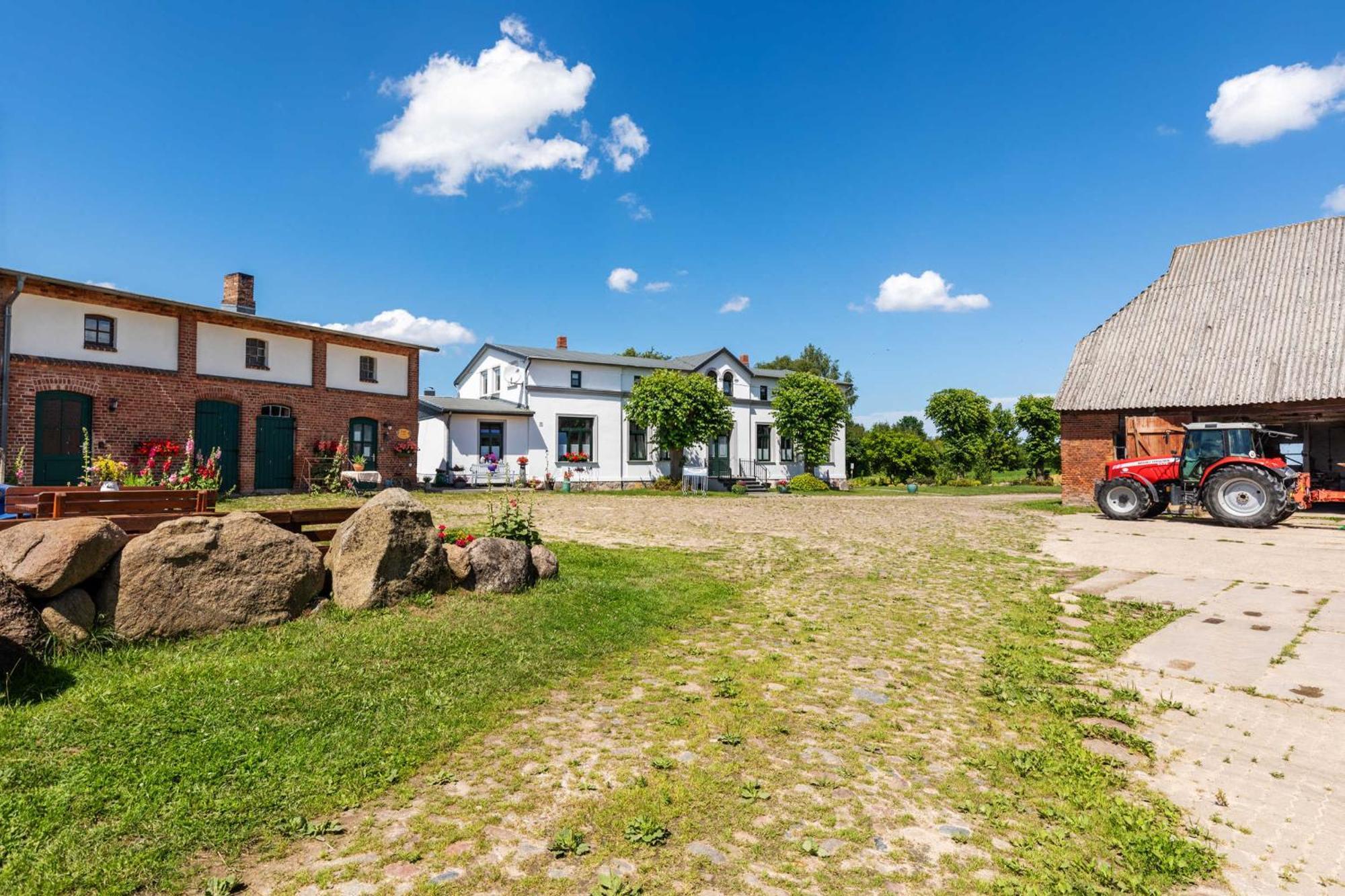 Ostsee Bauernhof Schwalbennest Ofc 15 Farm stay *